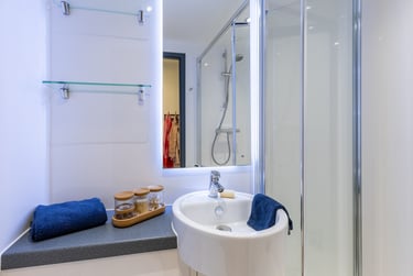 Classic En Suite - Image 3